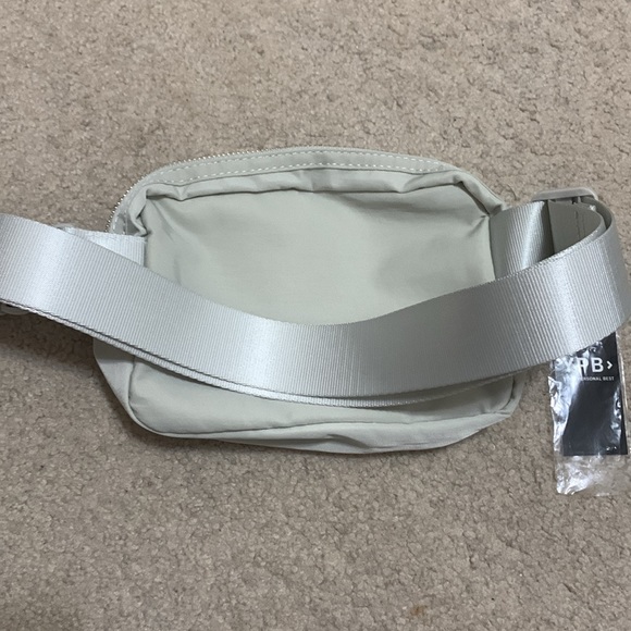 Abercrombie & Fitch Bag - Picture 3 of 9